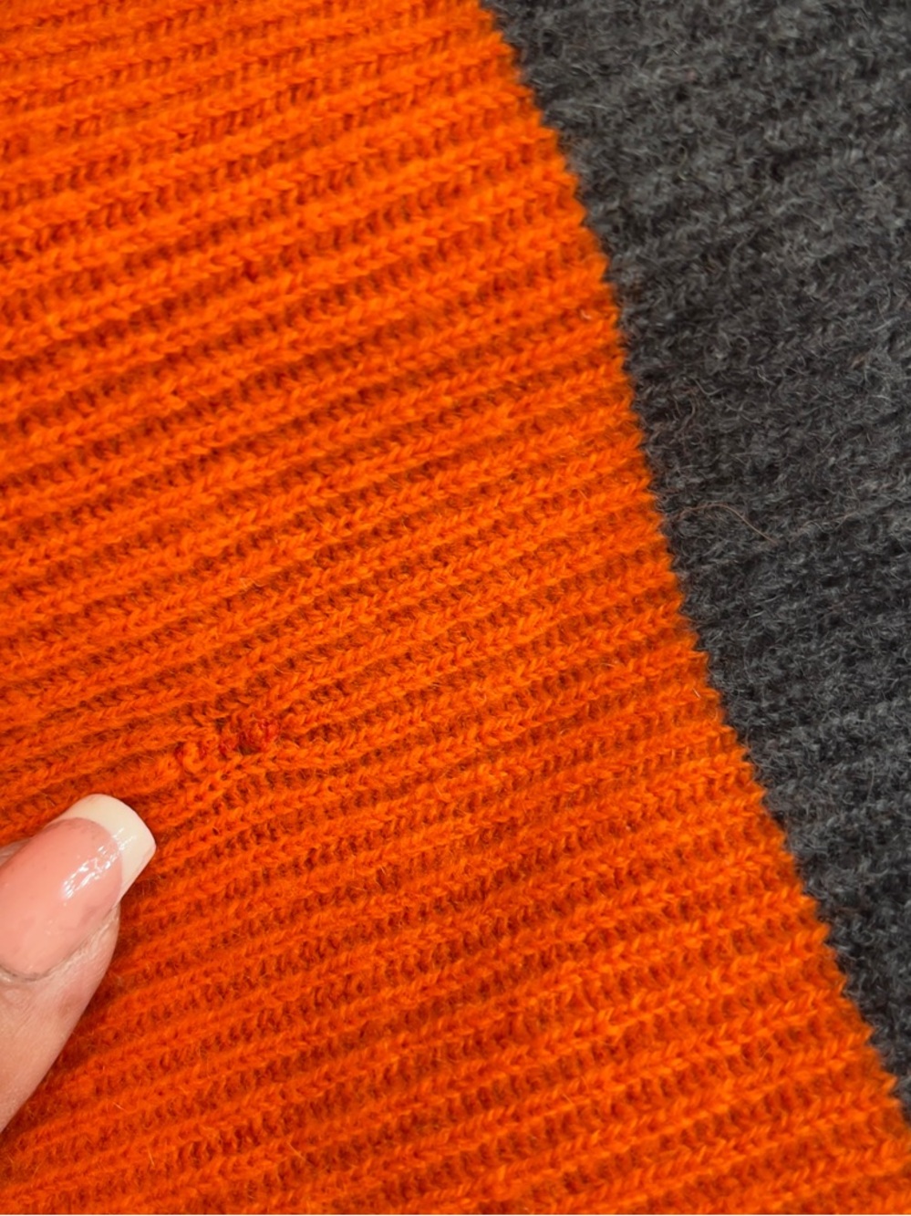 💯Cashmere Neiman Marcus Charcoal & Bright Orange Striped Cowl-Neck Sweater - Picture 5 of 12